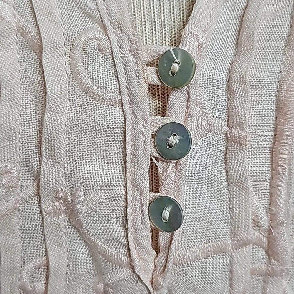 St. Tropez women's light pink top. Embrodery.V neck with three buttons.‎